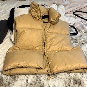 Cropped Puffer vest